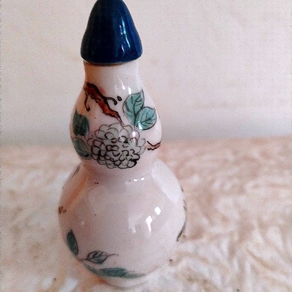 Antique Hand Painted Chinese Snuff Jar - Picture 1 of 4